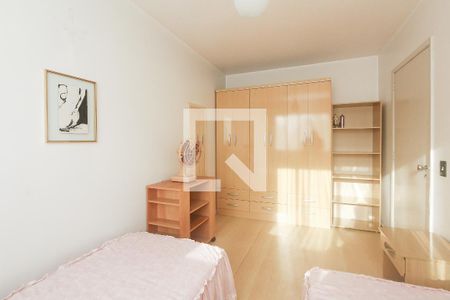 Quarto de apartamento à venda com 1 quarto, 40m² em Jardim Floresta, Porto Alegre