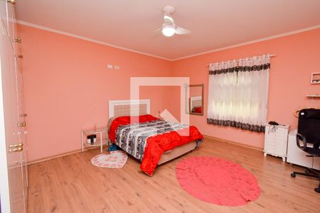 Casa à venda com 384m², 3 quartos e 4 vagas Casa à venda com 384m², 3 quartos e 4 vagasQuarto 2