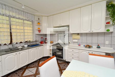 Casa à venda com 384m², 3 quartos e 4 vagas Casa à venda com 384m², 3 quartos e 4 vagasCozinha