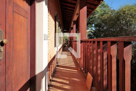 Casa à venda com 630m², 5 quartos e 8 vagasVaranda