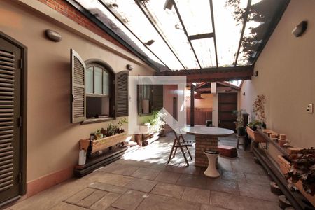 Casa à venda com 630m², 5 quartos e 8 vagasCasa do Caseiro