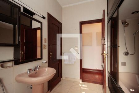 Casa à venda com 630m², 5 quartos e 8 vagasBanheiro