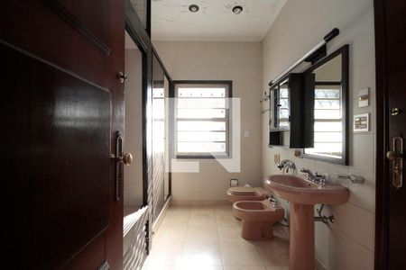 Casa à venda com 630m², 5 quartos e 8 vagasBanheiro