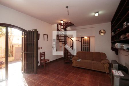 Casa à venda com 630m², 5 quartos e 8 vagasPiso Inferior