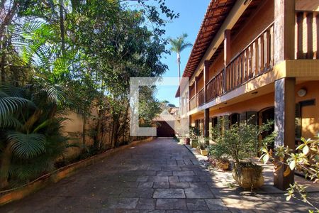 Casa à venda com 630m², 5 quartos e 8 vagasÁrea Externa