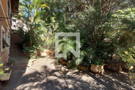 Casa à venda com 630m², 5 quartos e 8 vagasÁrea Externa