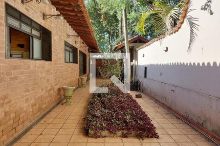 Casa à venda com 630m², 5 quartos e 8 vagasÁrea Externa