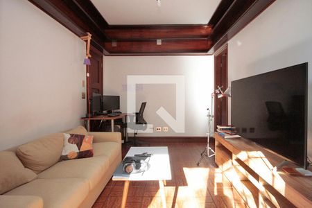 Casa à venda com 630m², 5 quartos e 8 vagasPiso Inferior