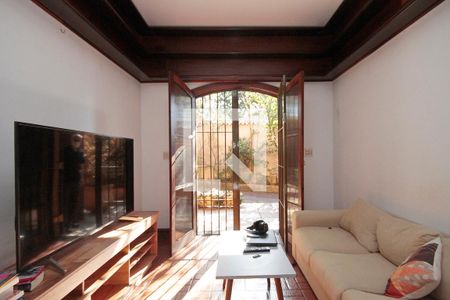 Casa à venda com 630m², 5 quartos e 8 vagasPiso Inferior