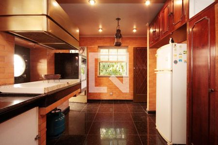 Casa à venda com 630m², 5 quartos e 8 vagasCozinha