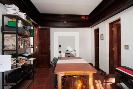 Casa à venda com 630m², 5 quartos e 8 vagasPiso Inferior