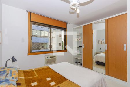 Quarto Suíte de apartamento à venda com 3 quartos, 96m² em Santa Cecília, Porto Alegre