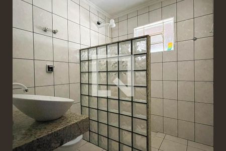 Casa para alugar com 250m², 5 quartos e 2 vagasBanheiro 1