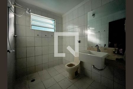 Casa para alugar com 250m², 5 quartos e 2 vagasBanheiro 2