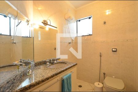 Casa à venda com 250m², 3 quartos e 3 vagasBanheiro Social