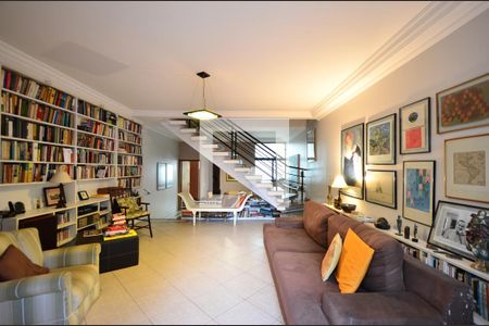 Sala de casa à venda com 3 quartos, 250m² em Vila Clementino, São Paulo