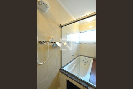 Casa à venda com 250m², 3 quartos e 3 vagasBanheiro da Suíte