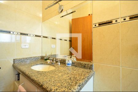 Casa à venda com 250m², 3 quartos e 3 vagasBanheiro da Suíte