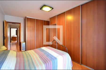 Casa à venda com 250m², 3 quartos e 3 vagasSuíte