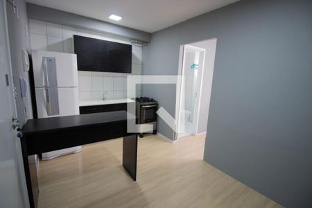 Sala-cozinha de kitnet/studio à venda com 1 quarto, 30m² em Vila Campanela, São Paulo