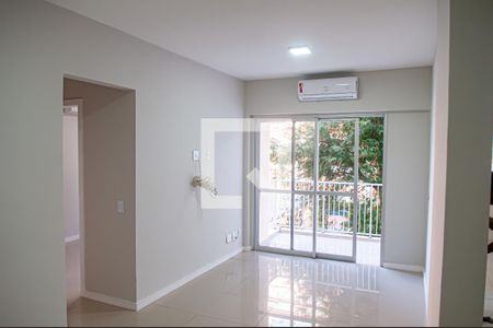 sala de apartamento para alugar com 2 quartos, 62m² em Taquara, Rio de Janeiro