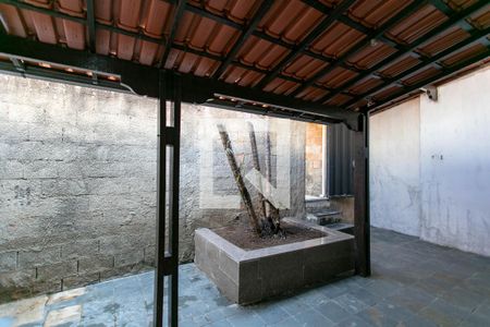 Casa para alugar com 200m², 2 quartos e 1 vaga Casa para alugar com 200m², 2 quartos e 1 vagaVaranda