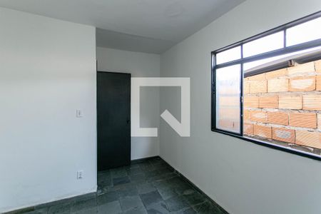 Quarto 1 de casa para alugar com 2 quartos, 200m² em Tupi, Belo Horizonte