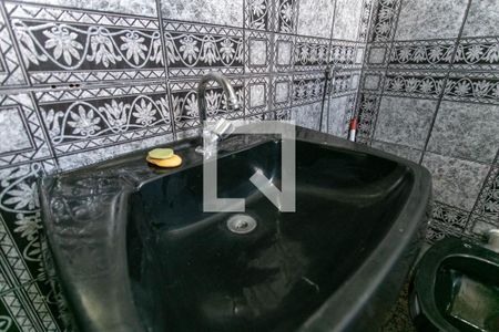 Casa para alugar com 200m², 2 quartos e 1 vaga Casa para alugar com 200m², 2 quartos e 1 vagaBanheiro