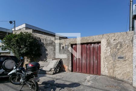 Casa para alugar com 200m², 2 quartos e 1 vaga Casa para alugar com 200m², 2 quartos e 1 vagaFachada