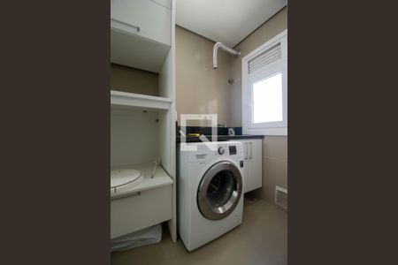 Apartamento para alugar com 193m², 3 quartos e 2 vagas Apartamento para alugar com 193m², 3 quartos e 2 vagasCozinha e Área de Serviço