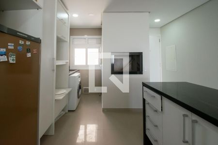 Apartamento para alugar com 193m², 3 quartos e 2 vagas Apartamento para alugar com 193m², 3 quartos e 2 vagasCozinha e Área de Serviço