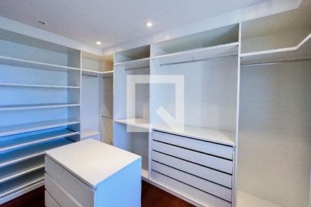 Apartamento à venda com 405m², 5 quartos e 4 vagasCloset
