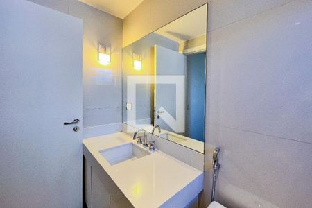 Apartamento à venda com 405m², 5 quartos e 4 vagasBanheiro da Suíte 3