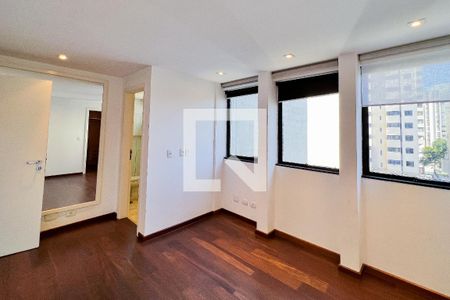 Apartamento à venda com 405m², 5 quartos e 4 vagasSuíte 2