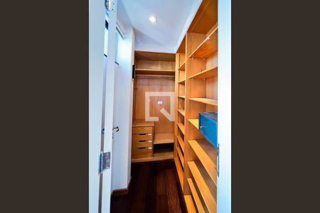 Apartamento à venda com 405m², 5 quartos e 4 vagasCloset