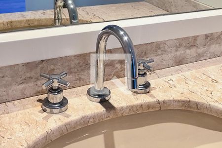 Apartamento à venda com 405m², 5 quartos e 4 vagasBanheiro da Suíte 2