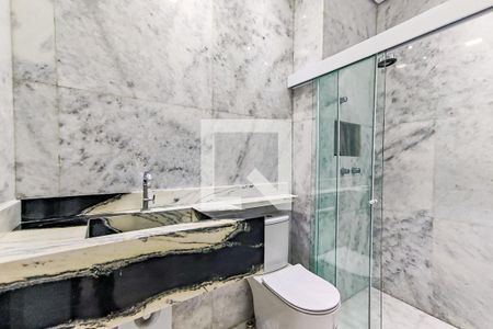 Apartamento à venda com 150m², 2 quartos e 2 vagas Apartamento à venda com 150m², 2 quartos e 2 vagasBanheiro da Suíte