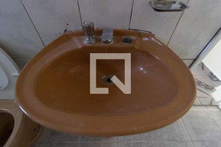 Banheiro de casa para alugar com 1 quarto, 50m² em Vila Ede, São Paulo