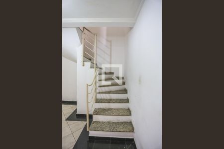 Escada de casa de condomínio à venda com 2 quartos, 75m² em Vila Polopoli, São Paulo