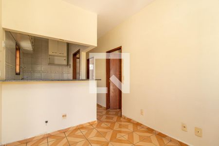 Sala de casa para alugar com 2 quartos, 65m² em Braz de Pina, Rio de Janeiro