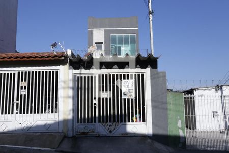 Casa à venda com 84m², 2 quartos e 2 vagasFachada