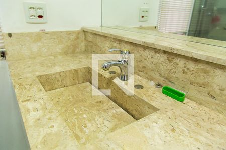 Casa à venda com 146m², 3 quartos e 2 vagasBanheiro da Suíte 3 - Torneira