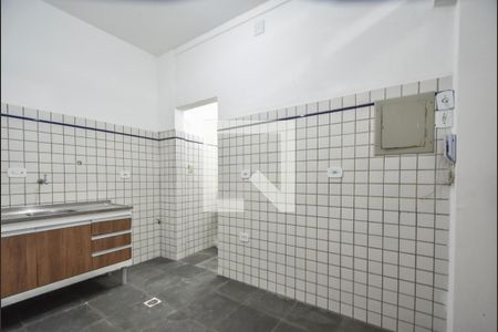 Cozinha de apartamento para alugar com 1 quarto, 28m² em Parque Maria Helena, São Paulo