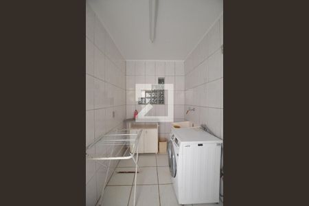 Casa à venda com 120m², 3 quartos e 2 vagasÁrea de Serviço
