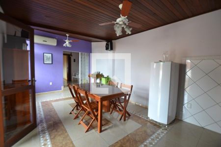 Casa à venda com 120m², 3 quartos e 2 vagasEspaço Gourmet