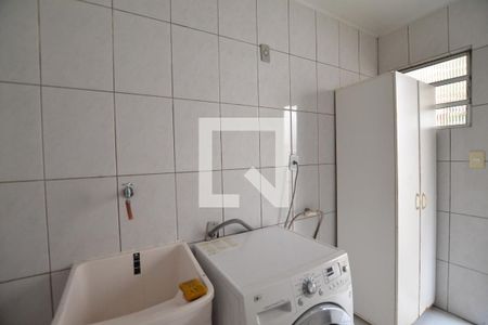 Casa à venda com 120m², 3 quartos e 2 vagasÁrea de Serviço