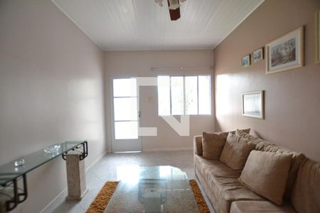 Sala de casa à venda com 3 quartos, 120m² em Cavalhada, Porto Alegre