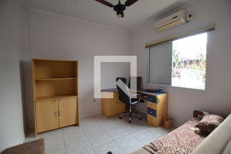 Quarto 2 de casa à venda com 3 quartos, 120m² em Cavalhada, Porto Alegre