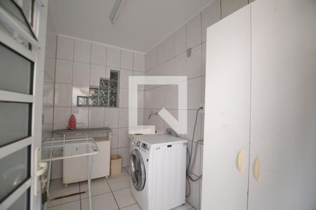 Casa à venda com 120m², 3 quartos e 2 vagasÁrea de Serviço