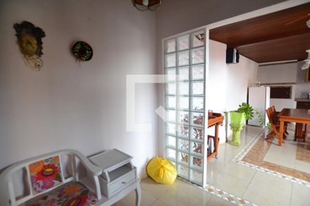 Casa à venda com 120m², 3 quartos e 2 vagasHall